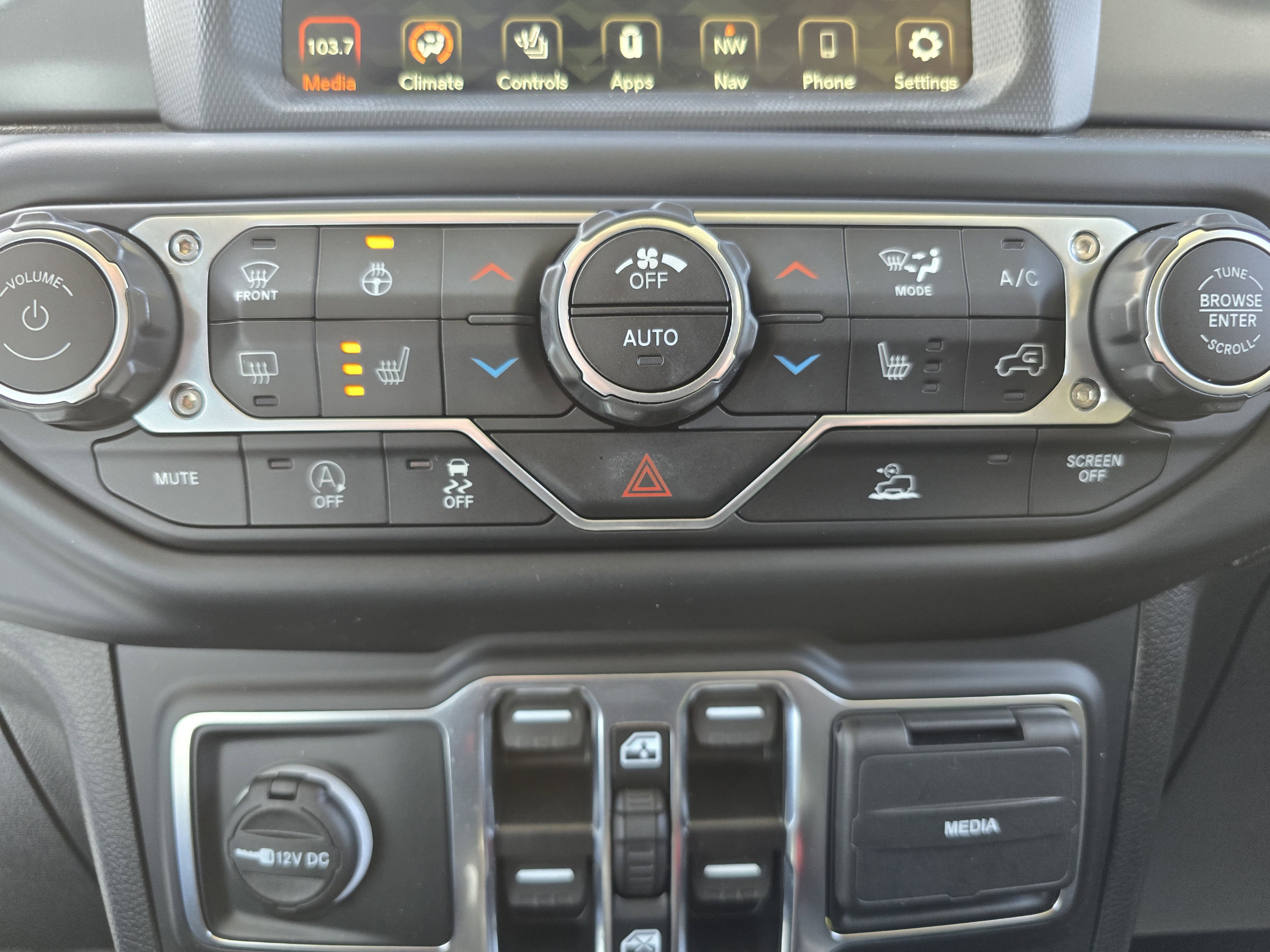 Used 2022 Jeep Wrangler Unlimited Sport image 29