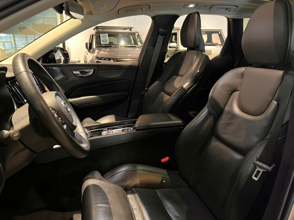 Used 2023 Volvo XC60 B5 Ultimate image 5
