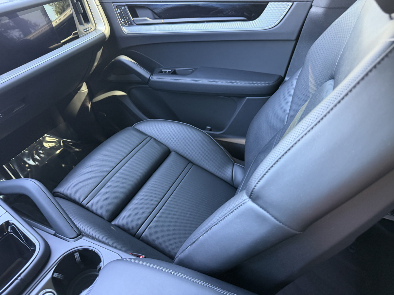 Certified 2026 Porsche Cayenne S AWD/4WD image 19