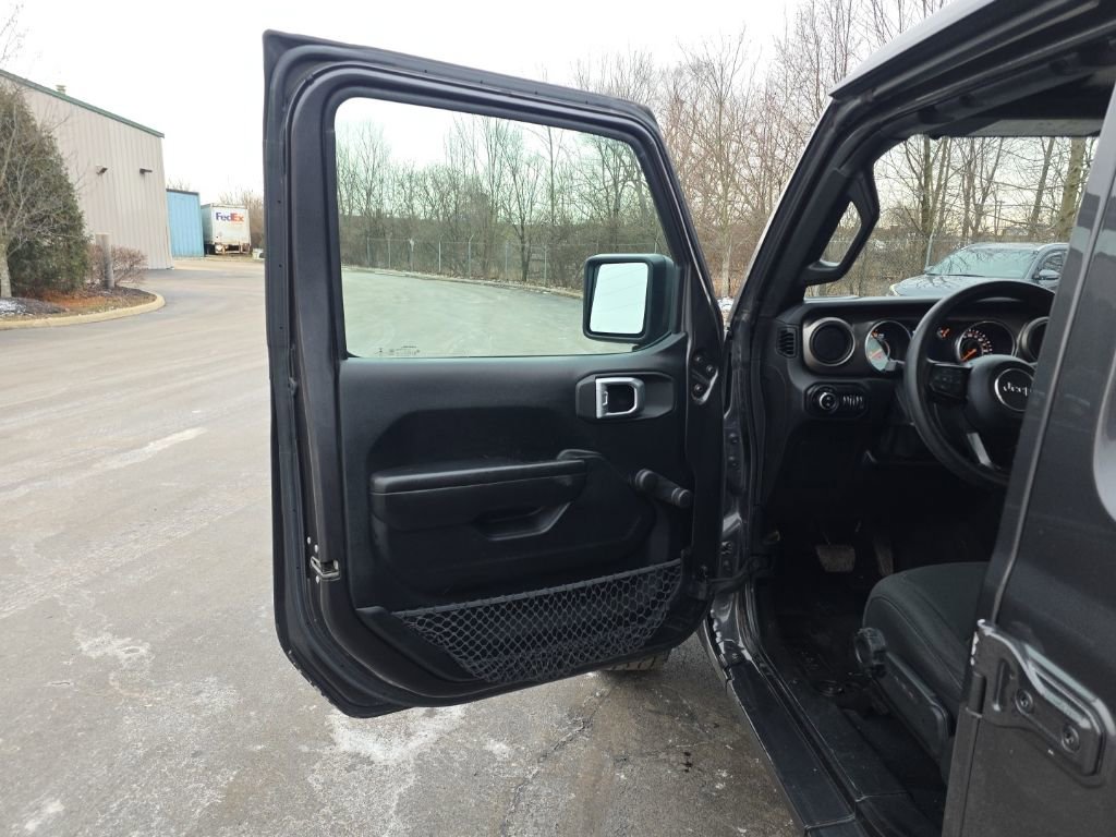 Used 2020 Jeep Gladiator Sport image 12