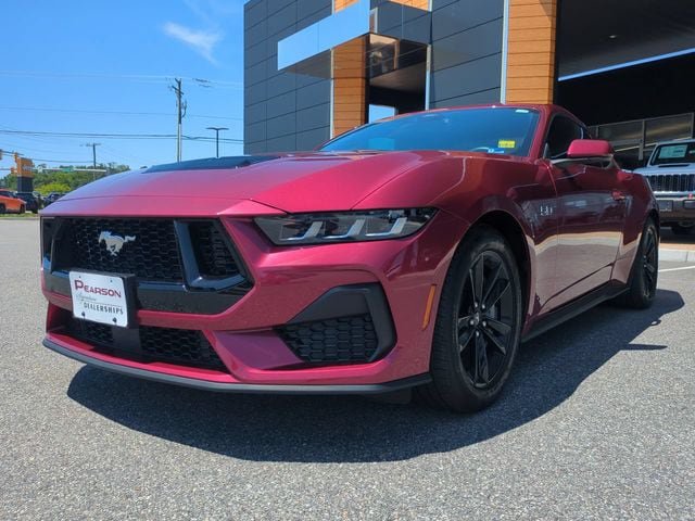 Used 2025 Ford Mustang GT RWD image 8