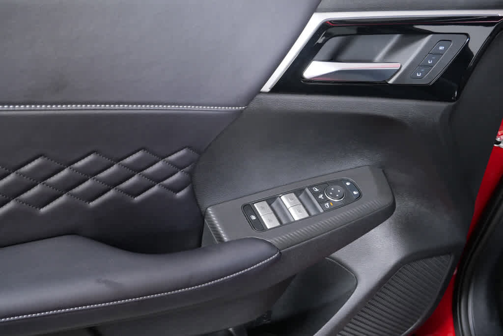 Used 2024 Mitsubishi Outlander SEL Black Edition image 6