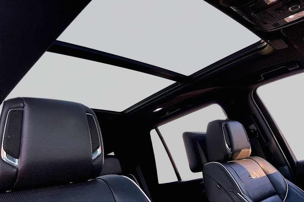 Used 2023 Cadillac Escalade Premium Luxury RWD image 17
