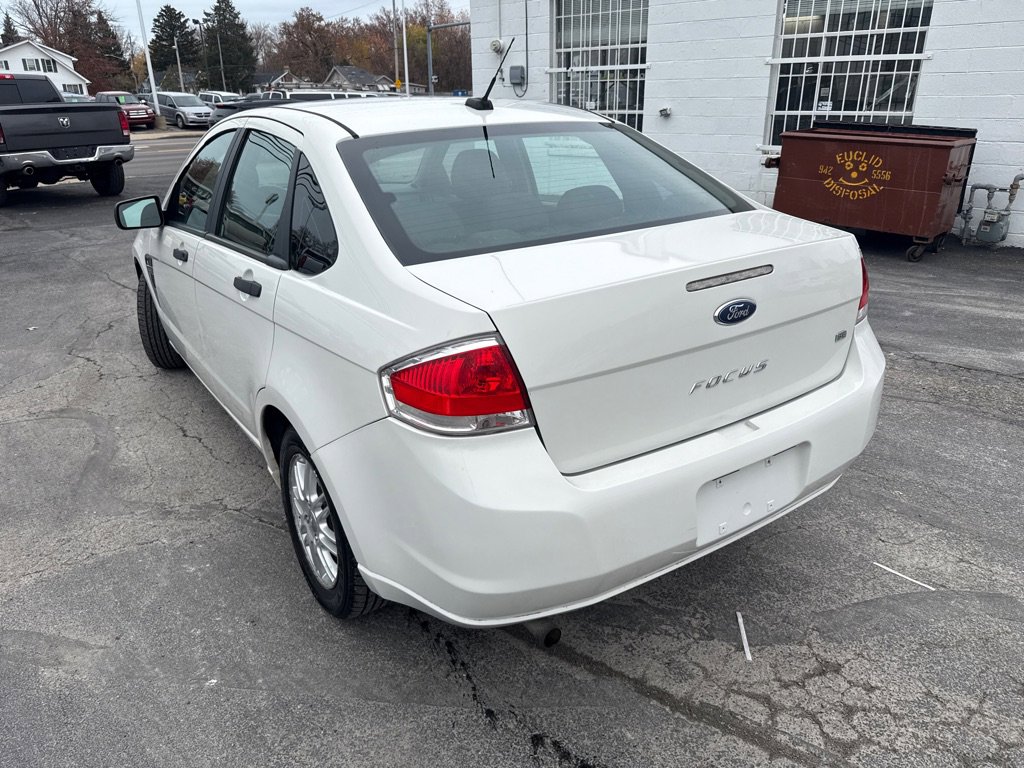 Used 2011 Ford Focus SE image 8