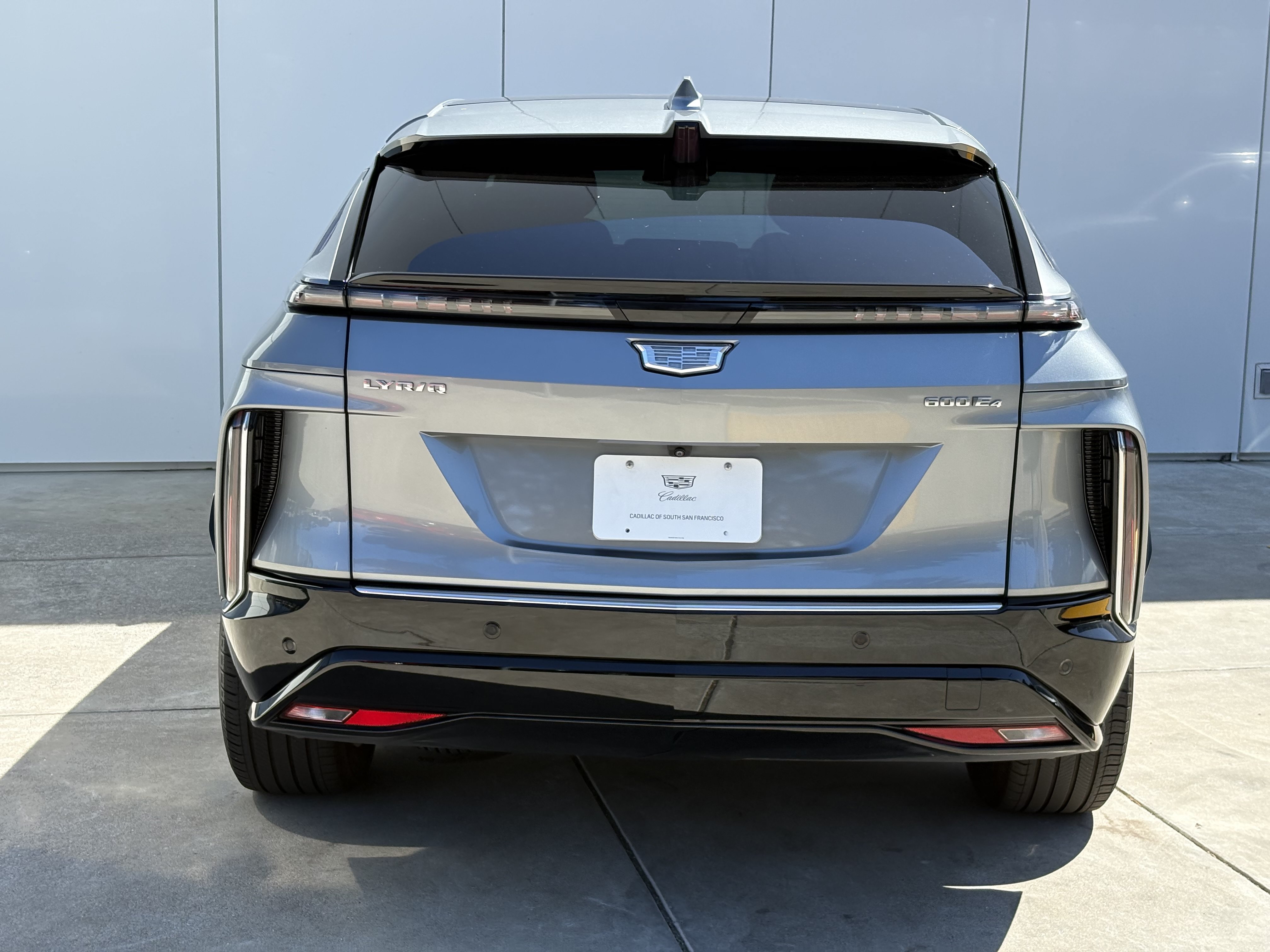 Used 2024 Cadillac Lyriq Luxury AWD/4WD image 8