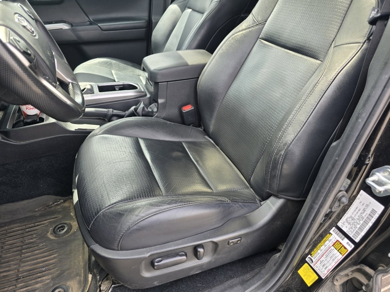 Used 2023 Toyota Tacoma Limited w/ Nightshade Package AWD/4WD image 18