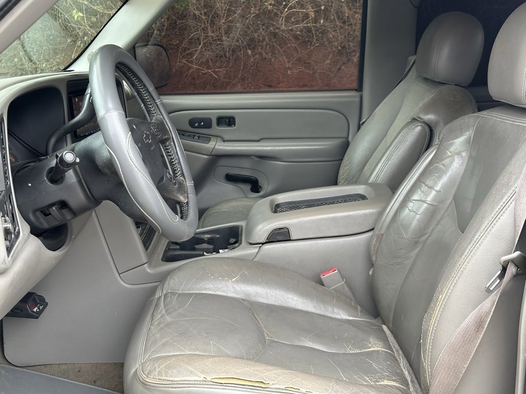 Used 2006 Chevrolet Silverado 2500 LT w/ Heavy-Duty Power Package image 7