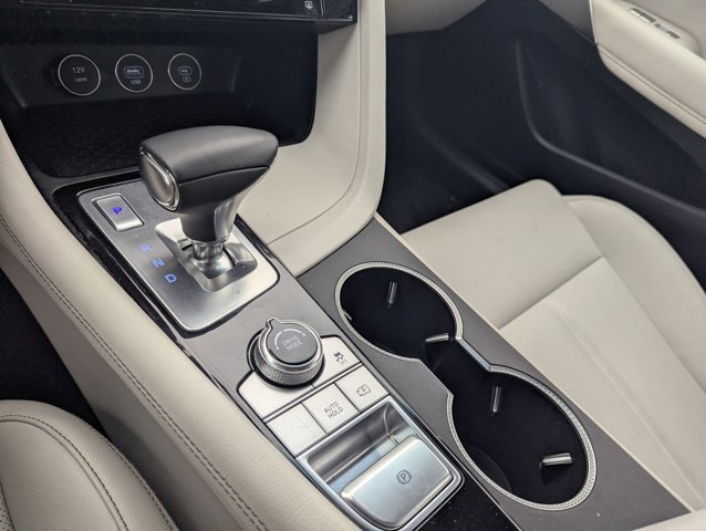 Used 2025 Genesis G70 2.5T image 7
