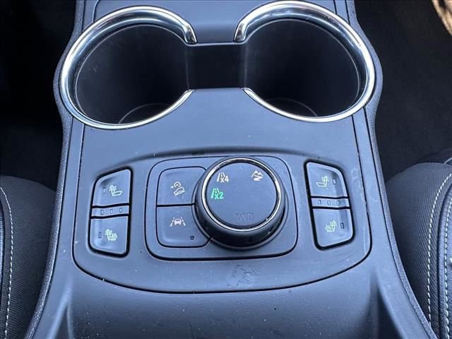 Used 2024 GMC Terrain SLT image 32