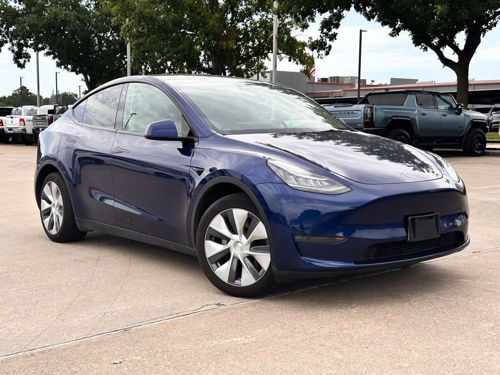 Used 2022 Tesla Model Y Long Range AWD/4WD image 1