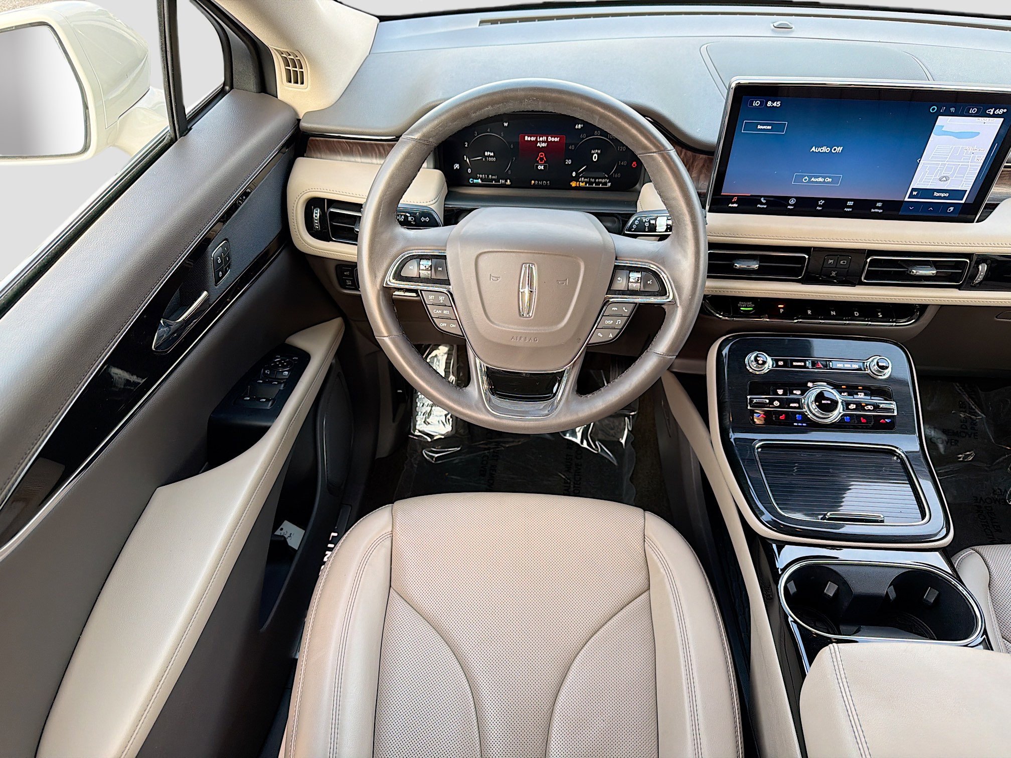 Used 2023 Lincoln Nautilus Reserve image 16