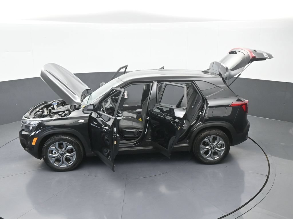 Used 2026 Kia Seltos LX FWD image 65
