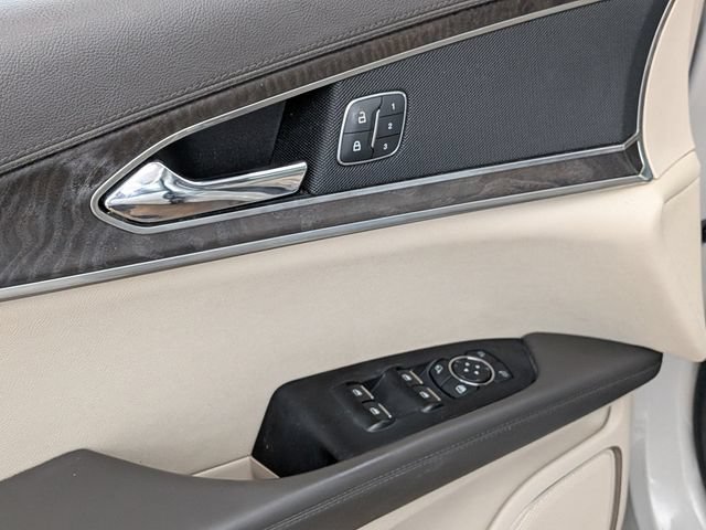 Used 2019 Lincoln Nautilus Select AWD/4WD image 16
