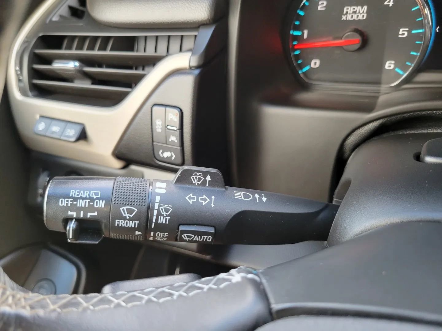 Used 2018 GMC Yukon XL Denali w/ Open Road Package image 48