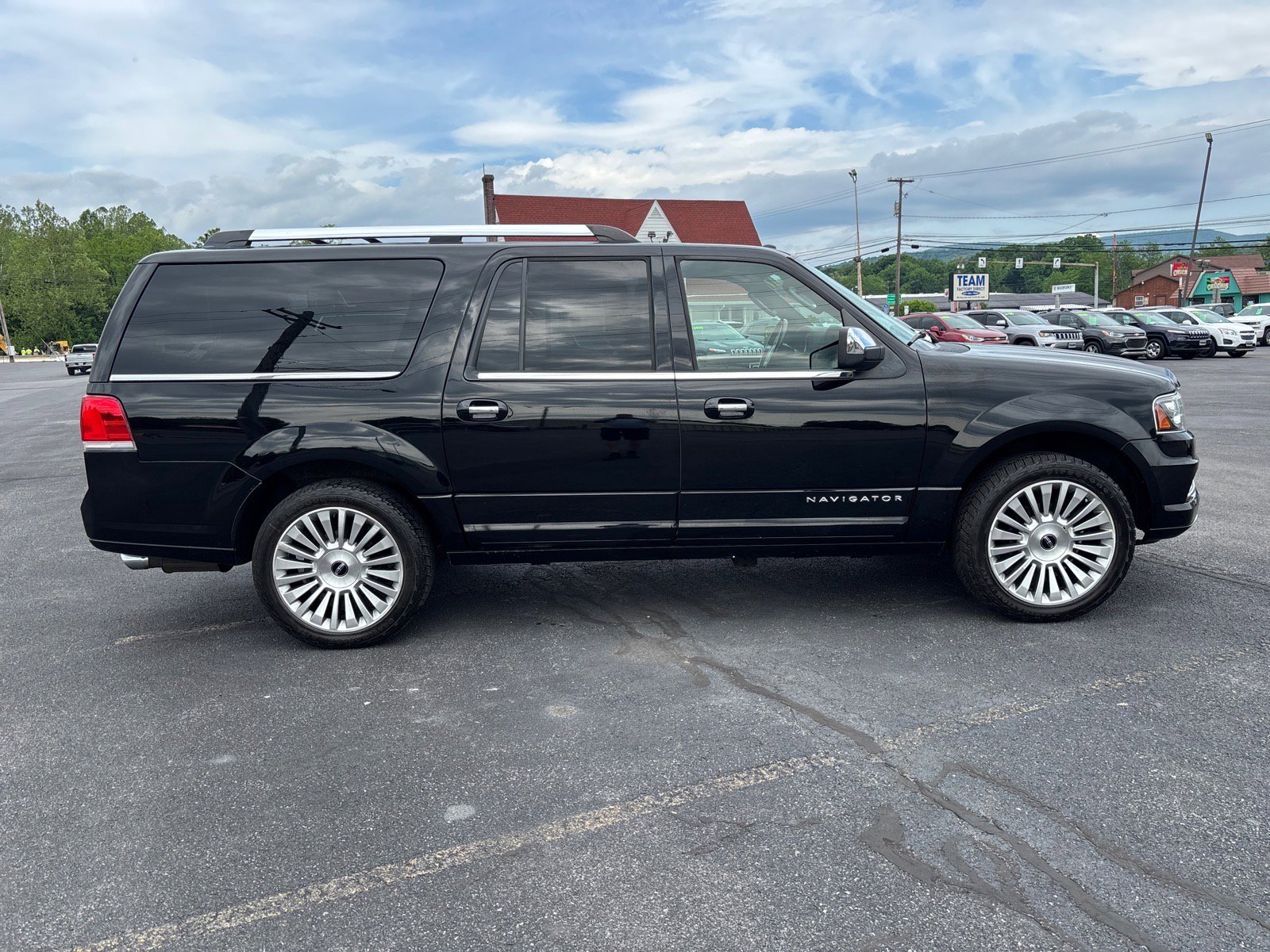 Used 2017 Lincoln Navigator L Reserve AWD/4WD image 8