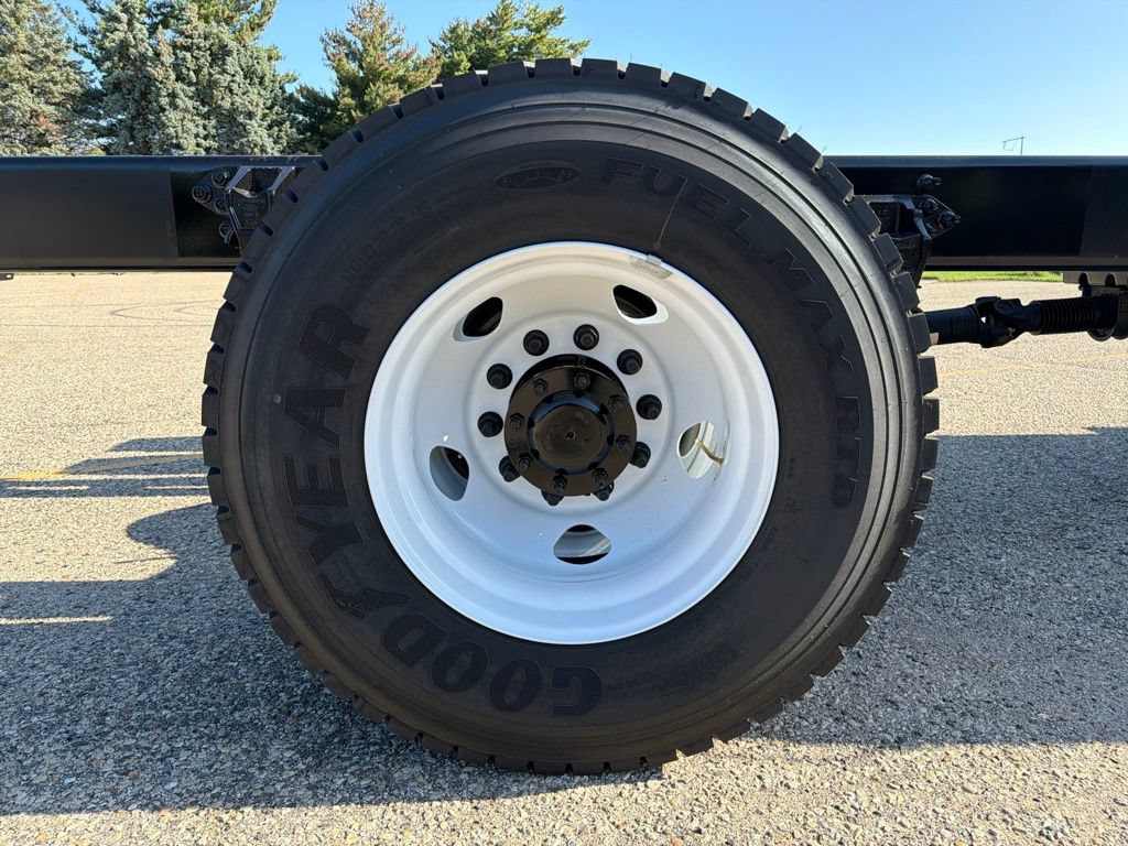 New 2027 Ford F750 2WD Regular Cab Super Duty image 7