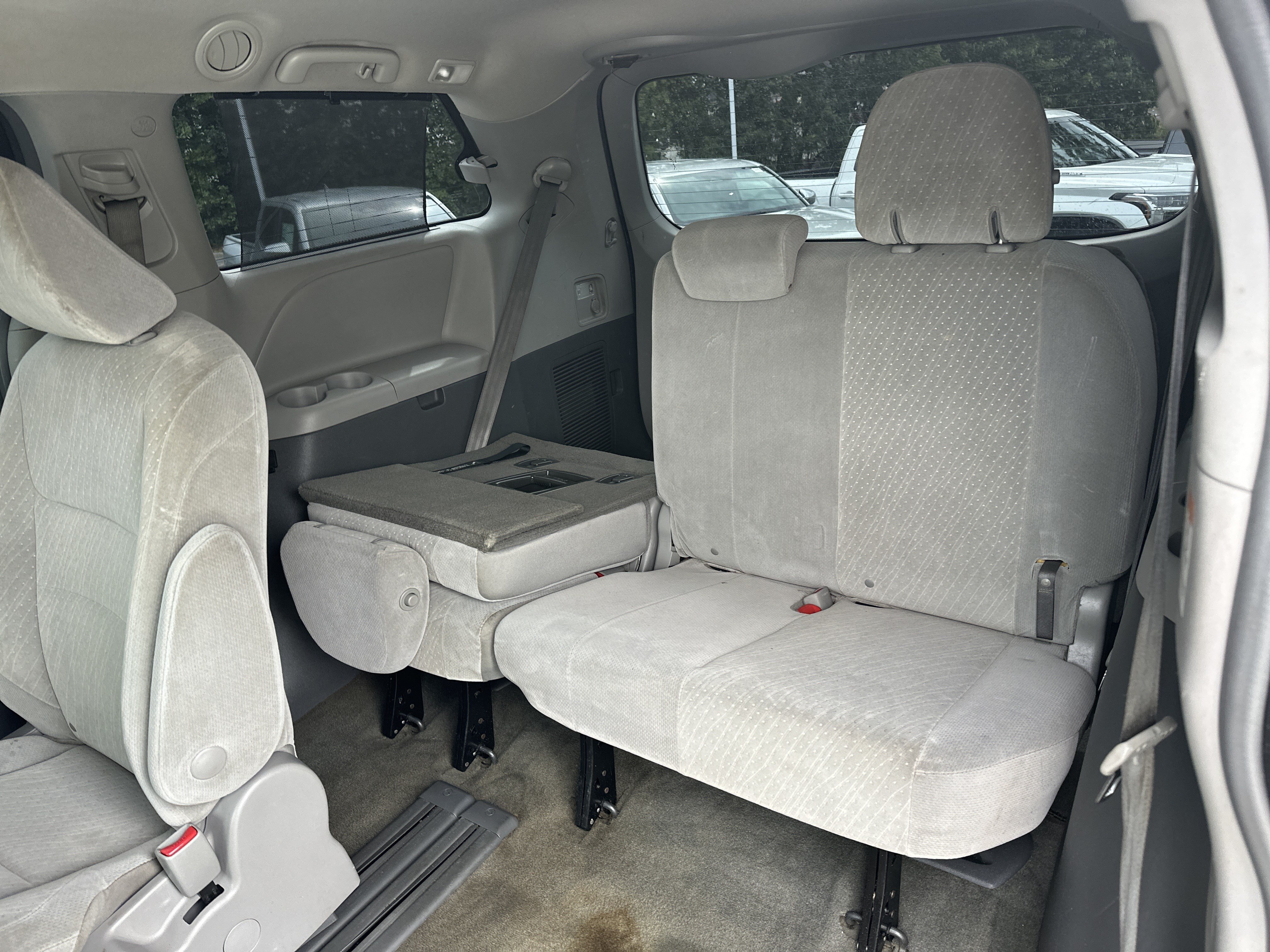 Used 2018 Toyota Sienna LE FWD image 32