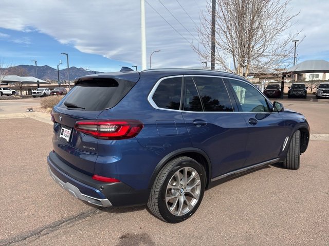 Used 2021 BMW X5 xDrive40i w/ Premium Package image 9