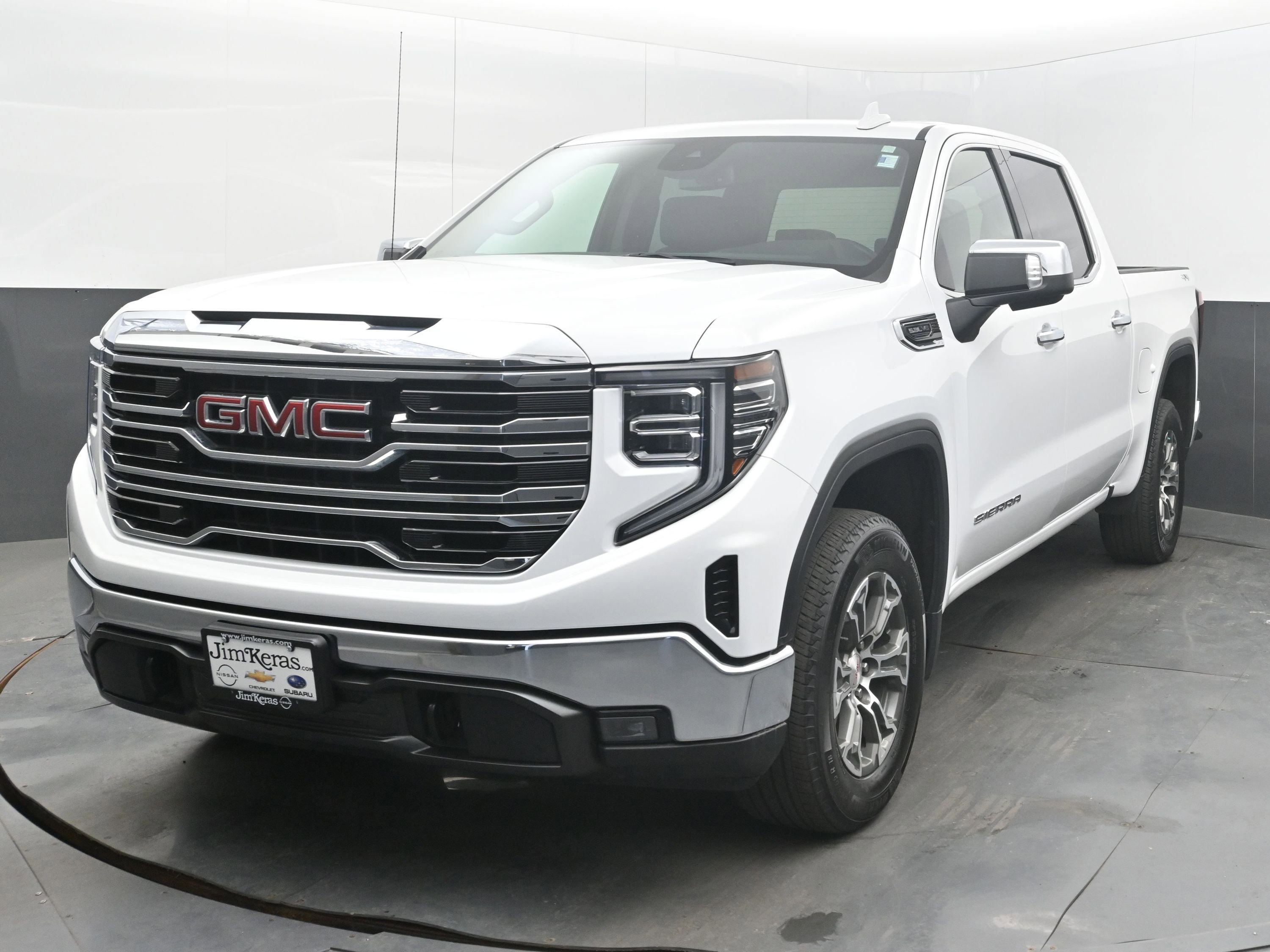 Used 2025 GMC Sierra 1500 SLT image 3