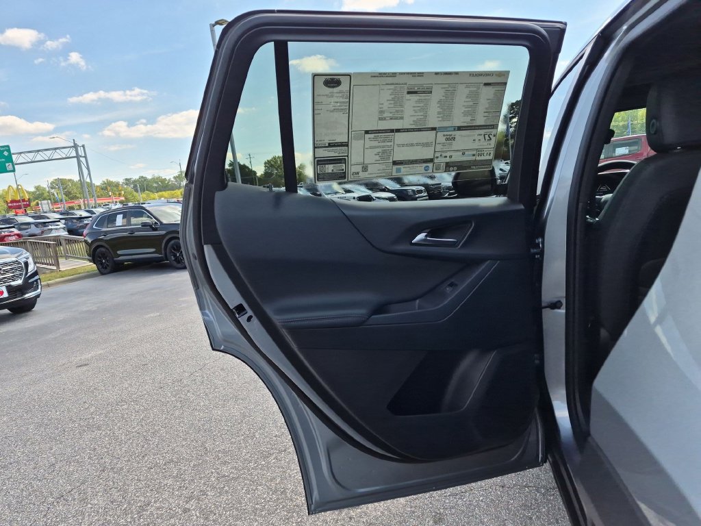 New 2027 Chevrolet Equinox LT w/ Convenience Package II FWD image 30