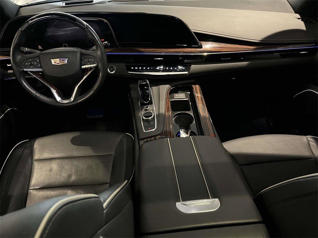 Certified 2024 Cadillac Escalade Premium Luxury image 9
