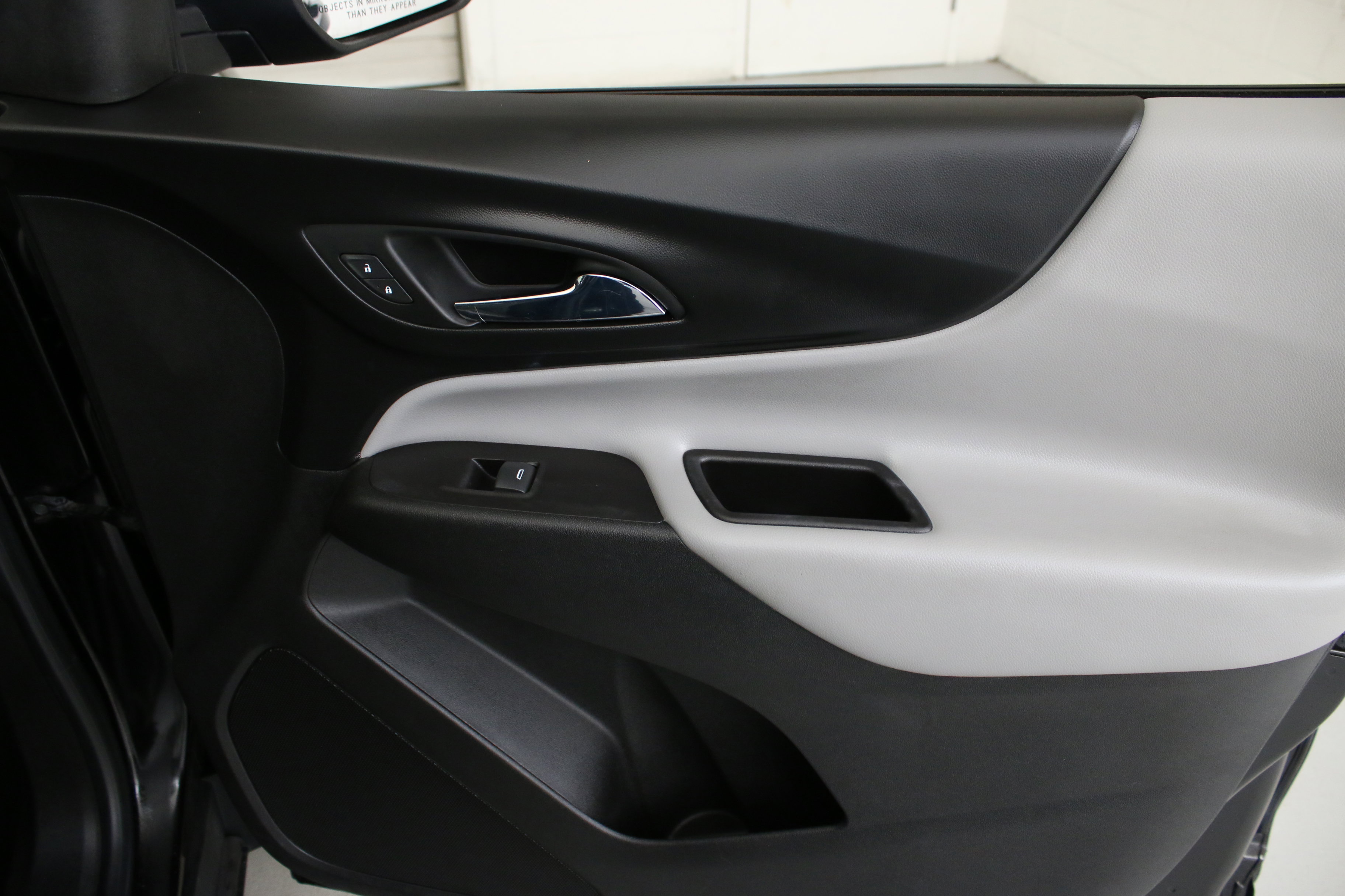 Used 2018 Chevrolet Equinox LS FWD image 31