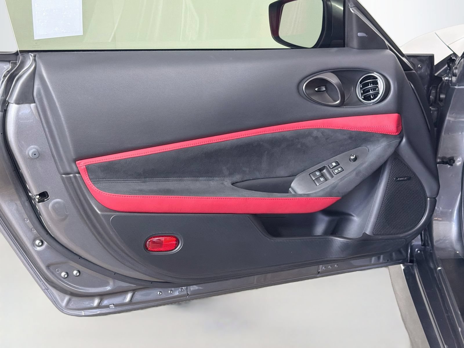 Used 2024 Nissan Z Performance w/ Floor Mat Package RWD image 20