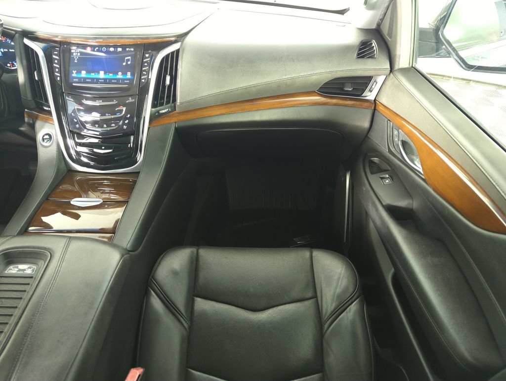 Used 2020 Cadillac Escalade ESV Premium Luxury RWD image 15