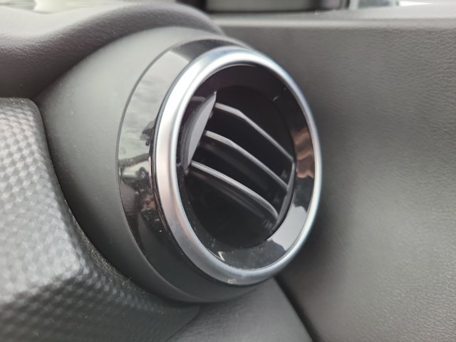 Certified 2022 Nissan Kicks SV w/ Interior Electronics Package FWD image 30