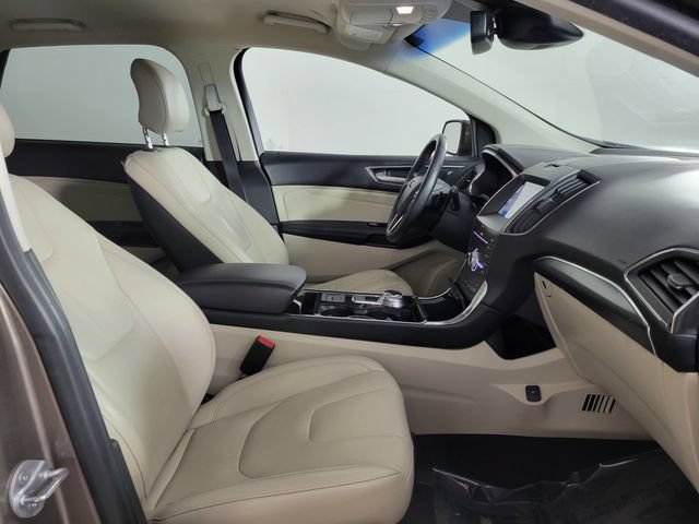 Used 2019 Ford Edge Titanium w/ Cold Weather Package AWD/4WD image 18
