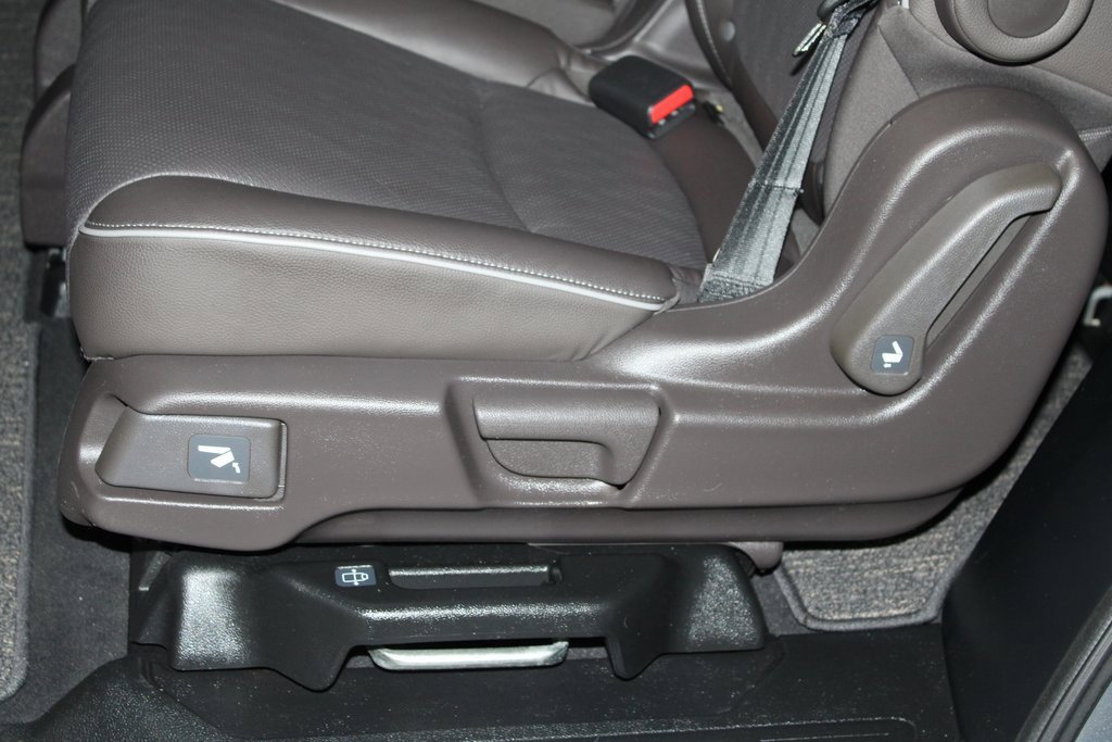 Used 2023 Honda Odyssey Elite image 18