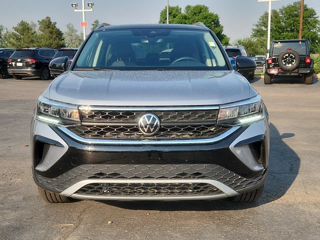 Certified 2023 Volkswagen Taos SE w/ Panoramic Sunroof Package AWD/4WD image 5
