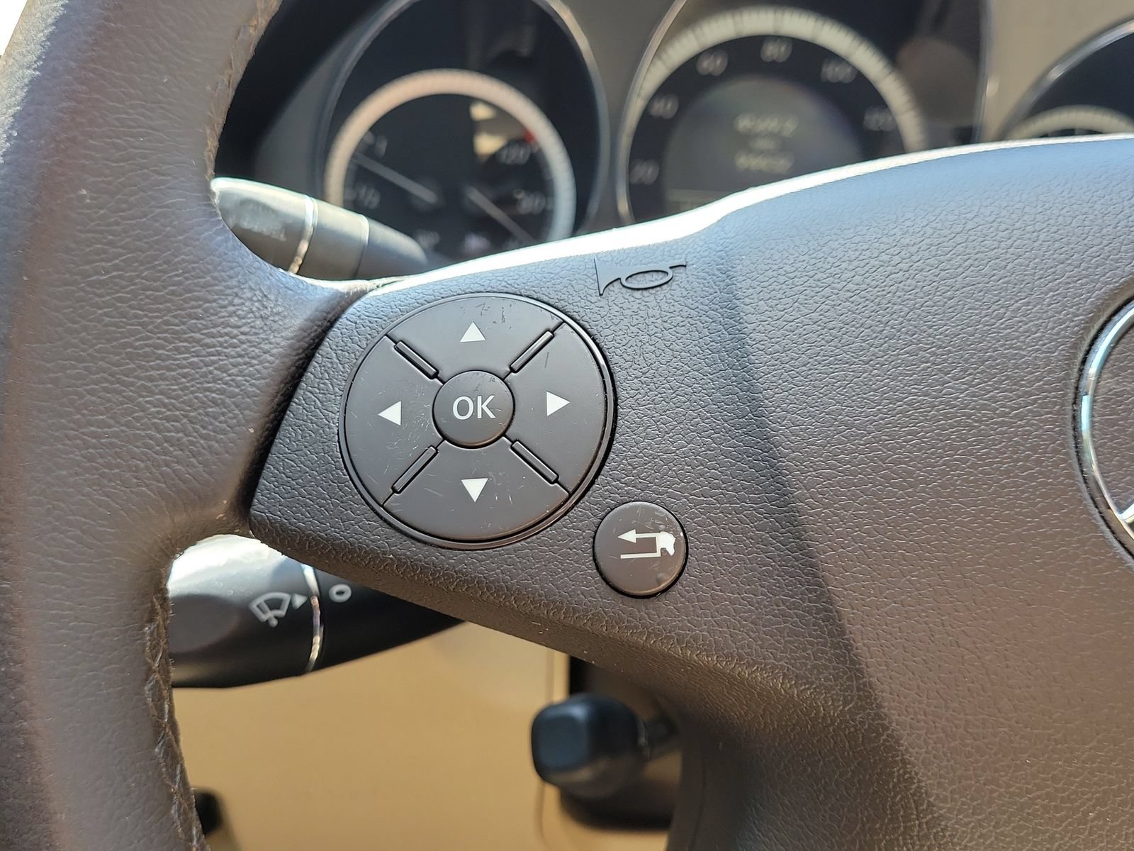 Used 2010 Mercedes-Benz C 300 Sedan image 22