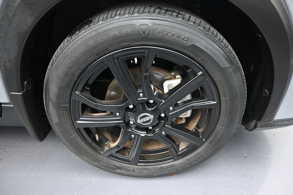 Used 2022 Nissan Kicks SR w/ Premium Package FWD image 9