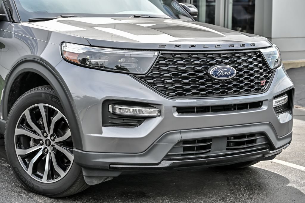Used 2022 Ford Explorer ST AWD/4WD image 2