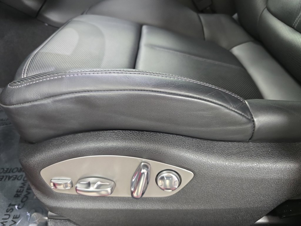 Certified 2026 Porsche Macan AWD/4WD image 23