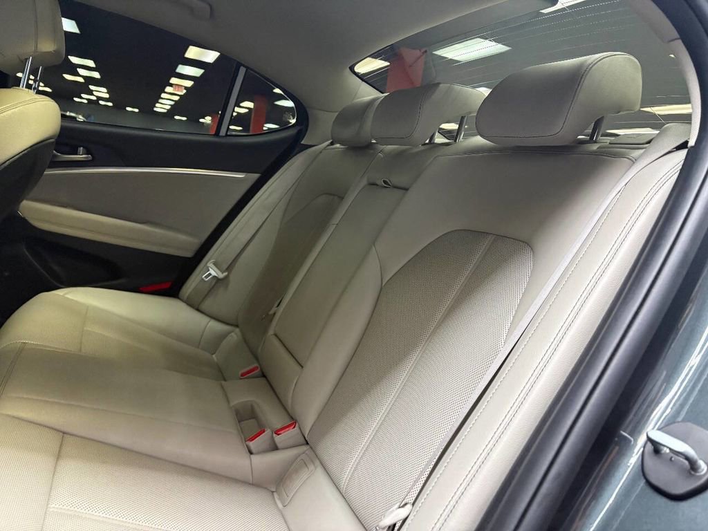 Used 2021 Genesis G70 2.0T AWD/4WD image 32