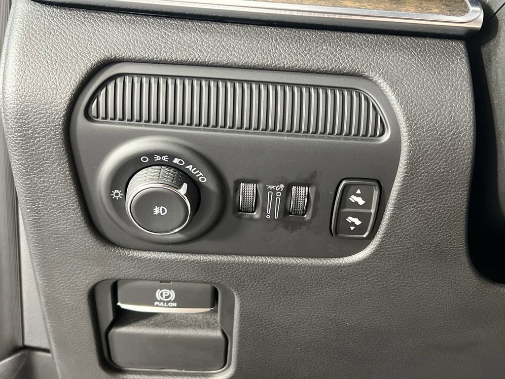 Used 2024 Jeep Grand Wagoneer Series I AWD/4WD image 19