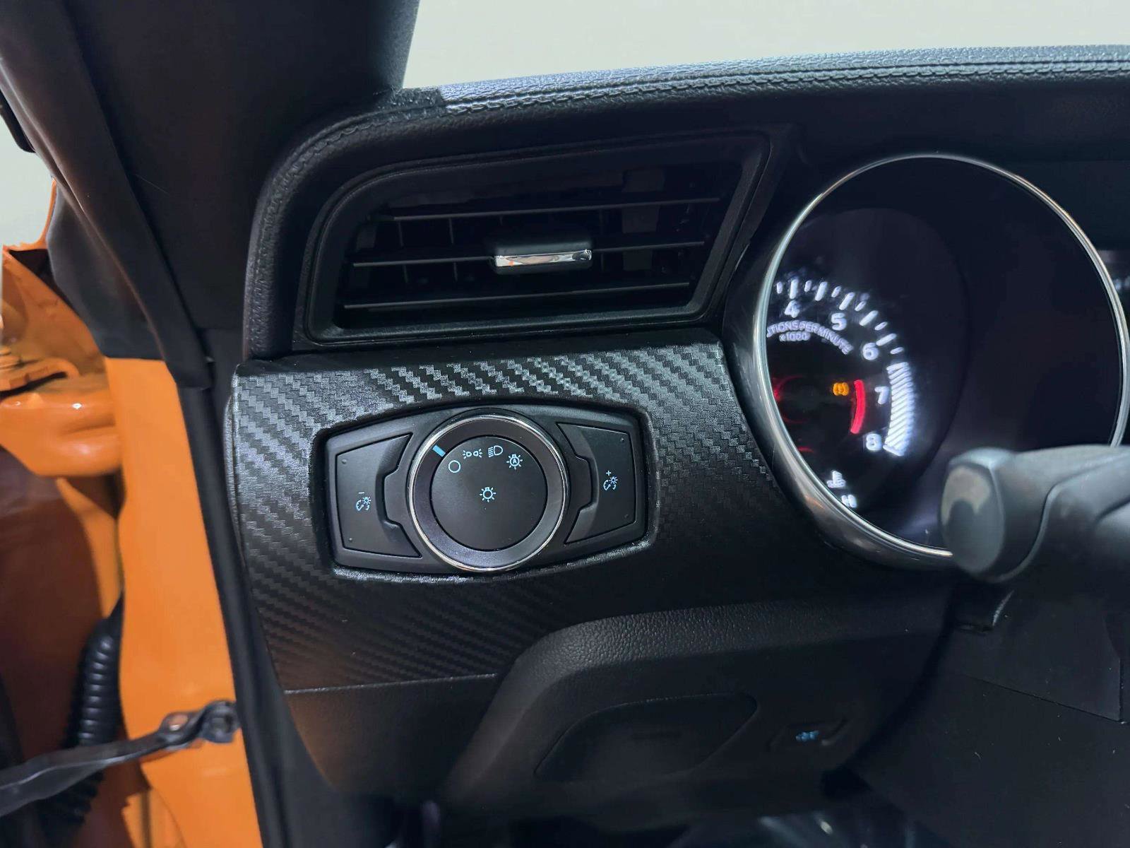 Used 2020 Ford Mustang Coupe RWD image 21