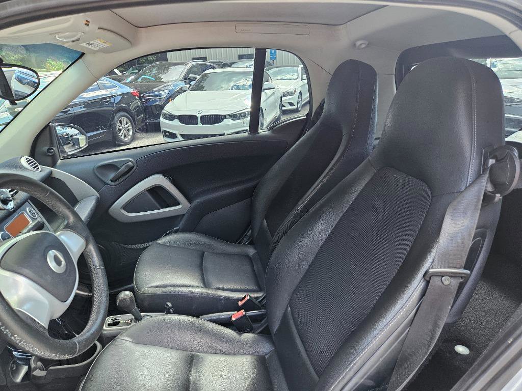 Used 2015 smart fortwo pure image 15