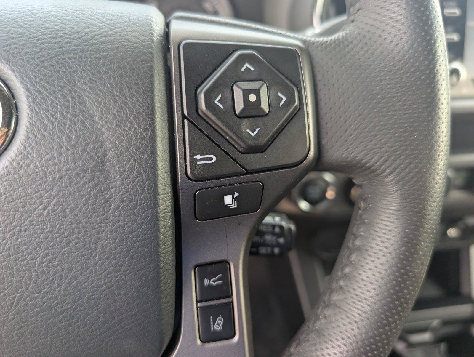 Used 2020 Toyota Tacoma TRD Sport AWD/4WD image 27