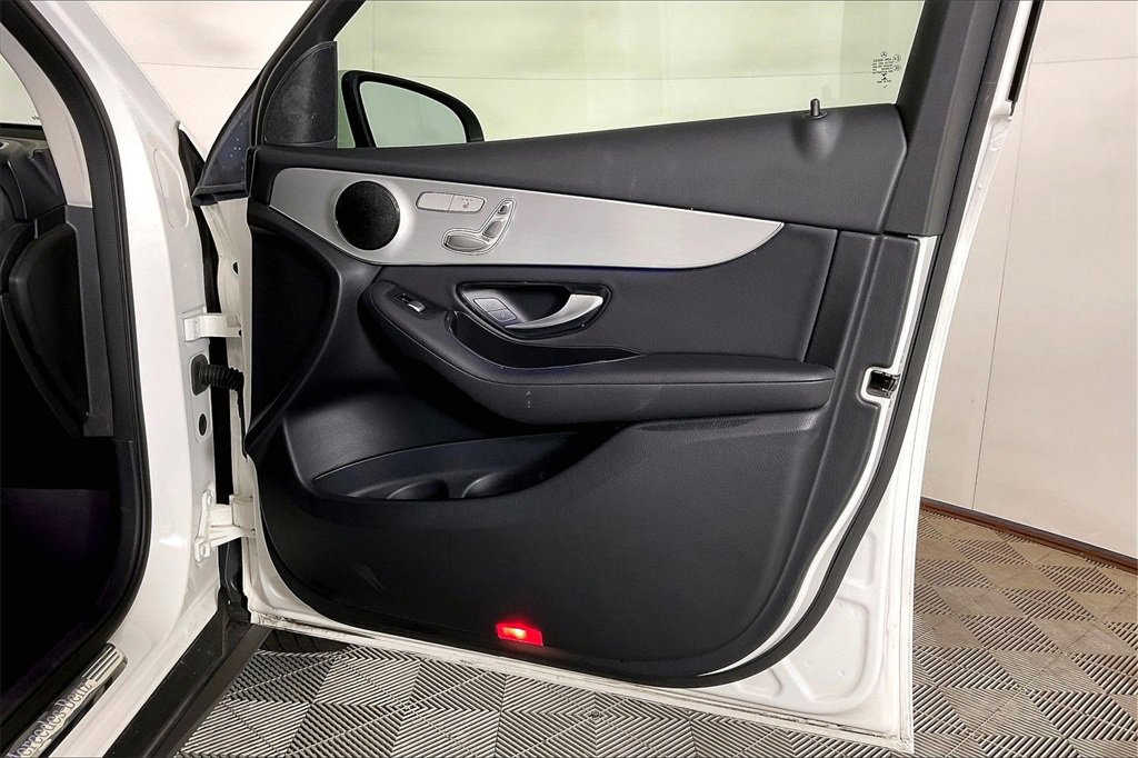 Used 2021 Mercedes-Benz GLC 300 GLC 300 w/ Premium Package image 23