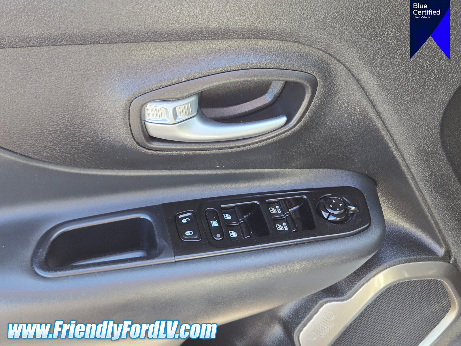 Used 2022 Jeep Renegade Limited AWD/4WD image 18