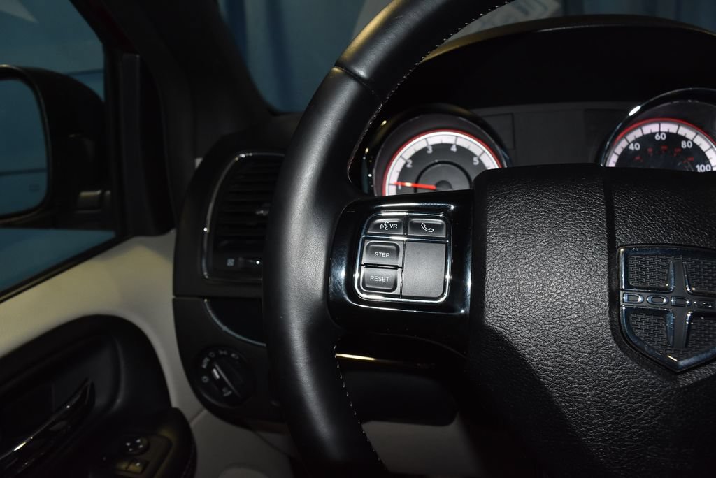Used 2020 Dodge Grand Caravan SXT FWD image 7