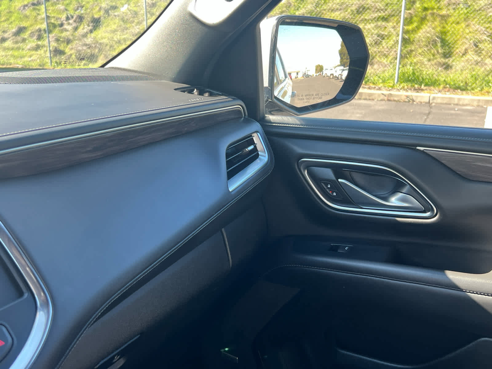 Used 2024 Chevrolet Suburban LT image 27