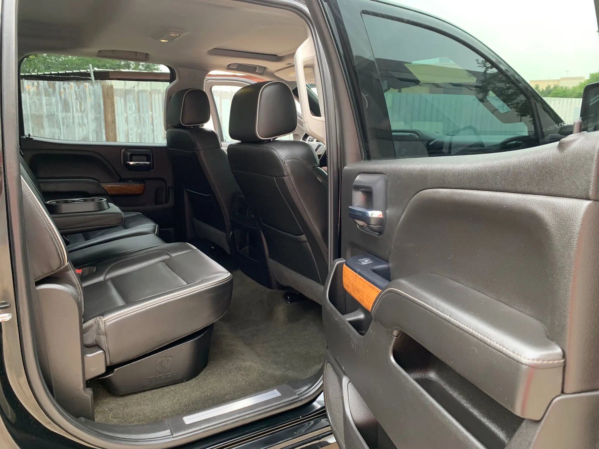 Used 2018 Chevrolet Silverado 2500 High Country w/ Duramax Plus Package image 23