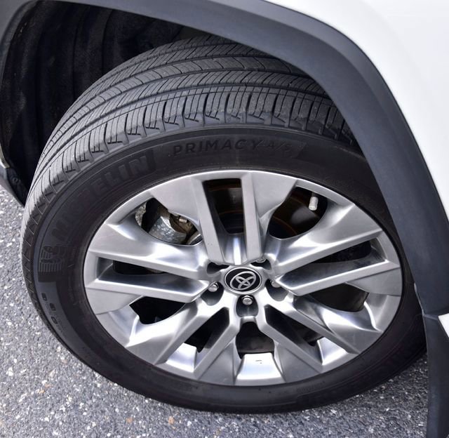 Used 2024 Toyota RAV4 XLE Premium image 30