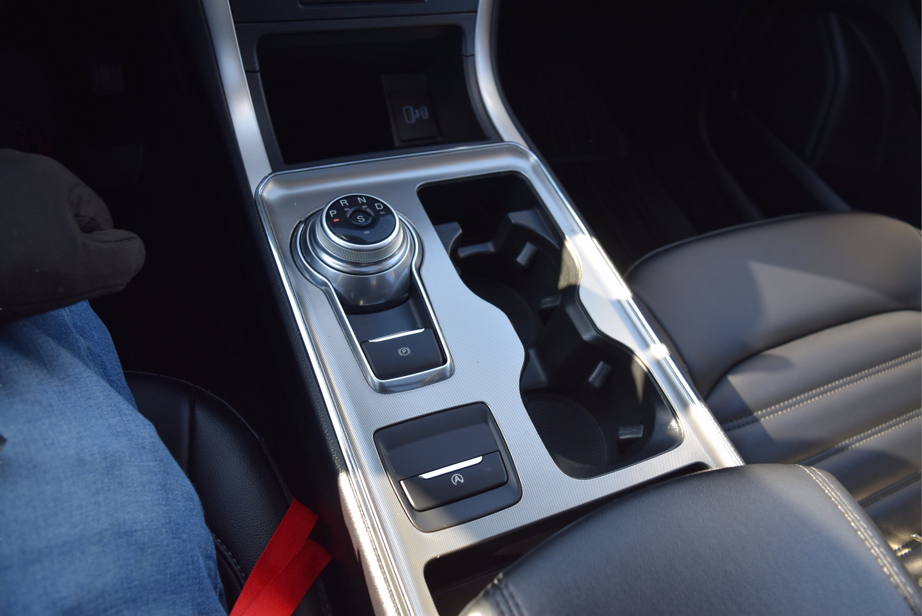 Used 2022 Ford Edge SEL w/ Convenience Package image 16