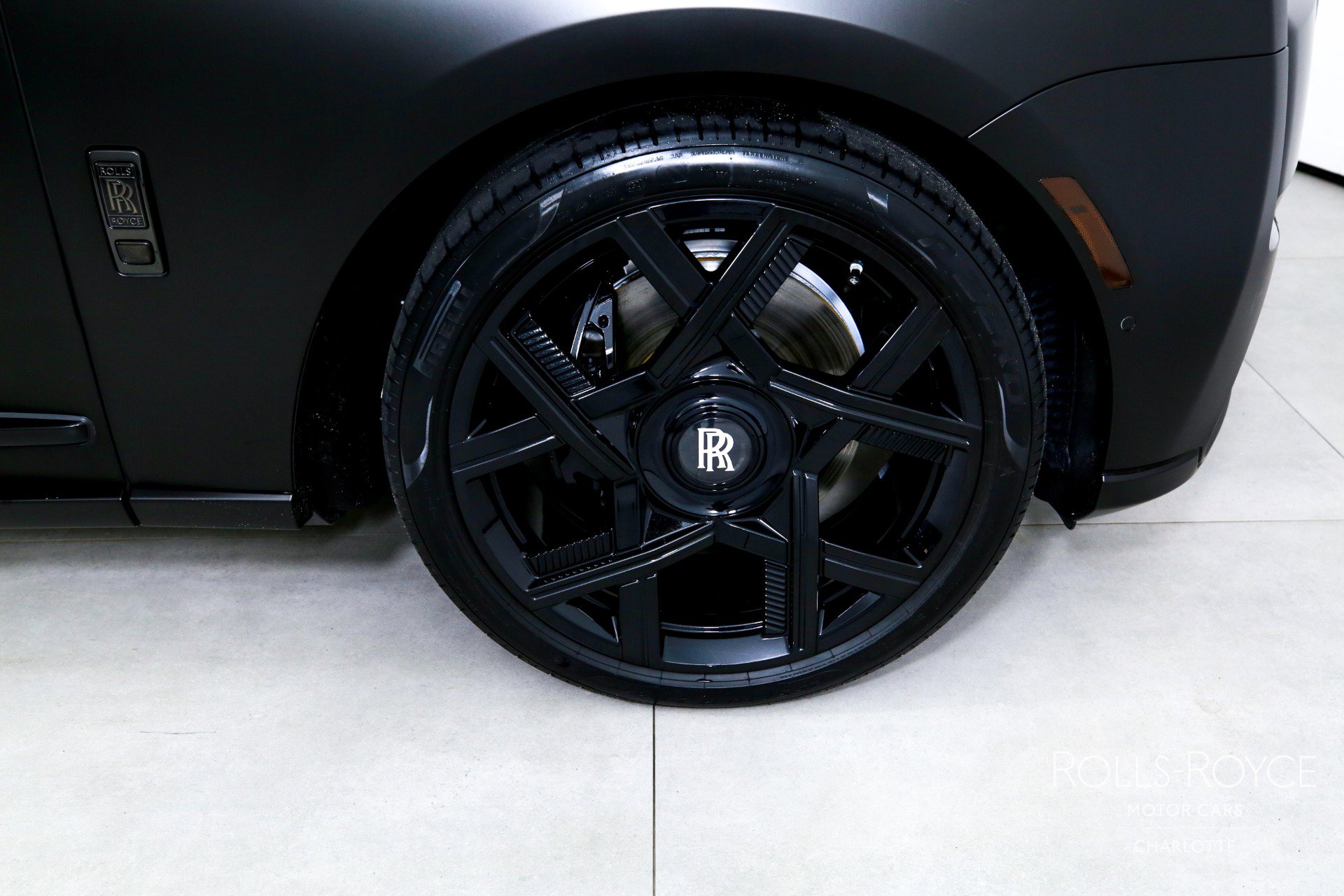 Certified 2025 Rolls-Royce Cullinan Black Badge image 35