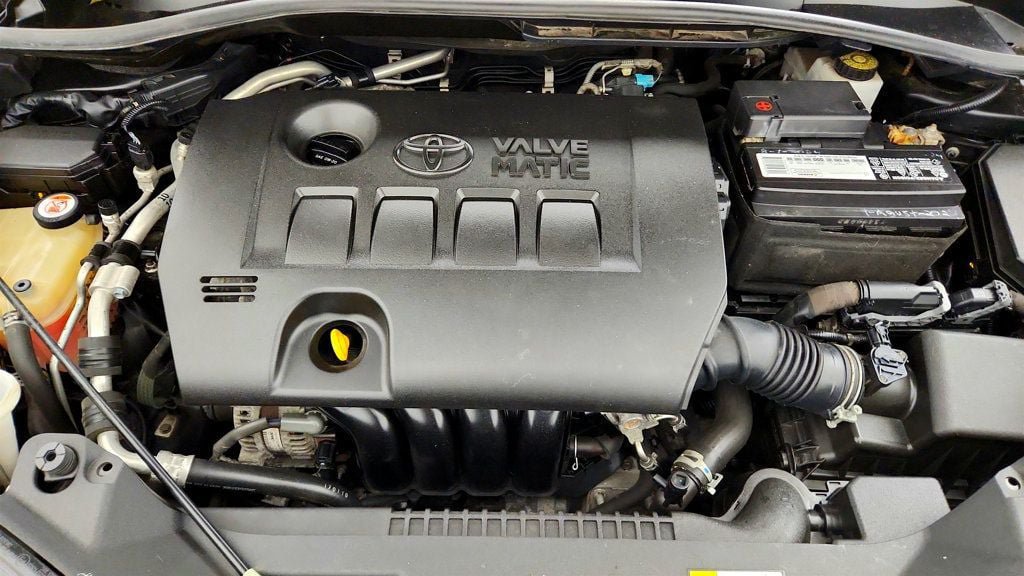 Used 2018 Toyota C-HR XLE FWD image 25